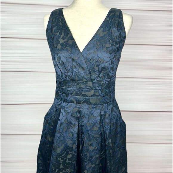 Lauren Ralph Lauren Navy Blue Lace Fit-and-Flare Sleeveless Dress V-neck 8 - Picture 3 of 13
